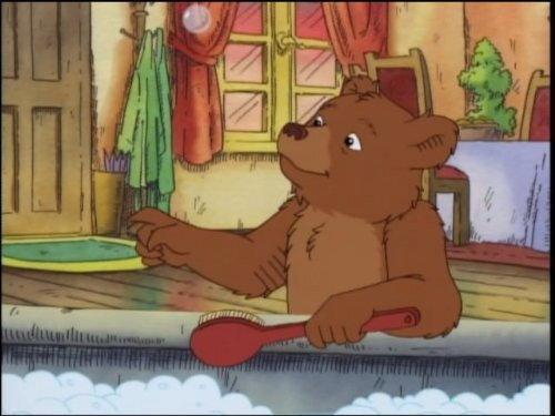 Petit-Ours Prend un Bain